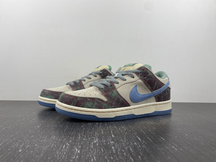 crenshaw skate club x nike sb dunk low fn4193-100