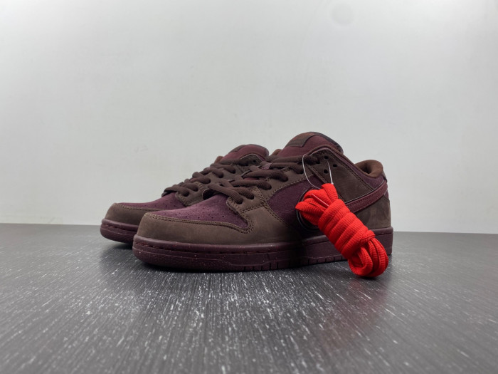 nike sb dunk low “valentine’s day” fn0619-600
