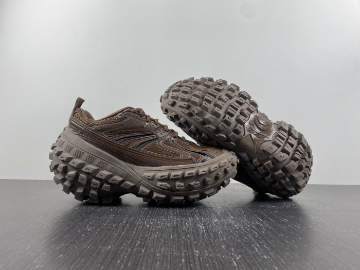 Ba*len*cia*ga defender sneaker