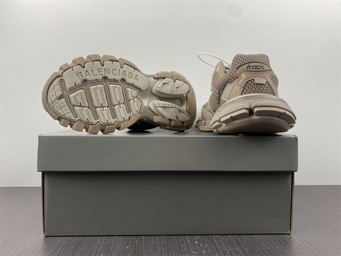 Ba*len*cia*ga track 8000011