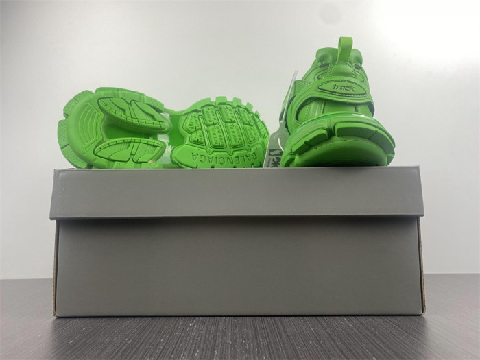 Ba*len*cia*ga track 8000003