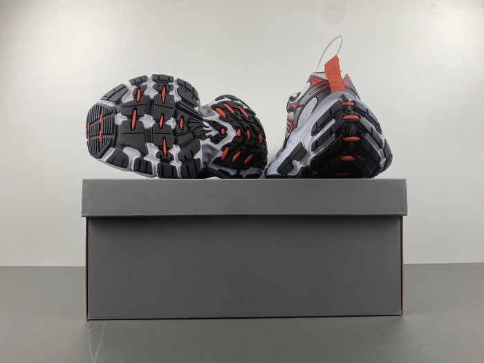 Ba*len*cia*ga sneaker