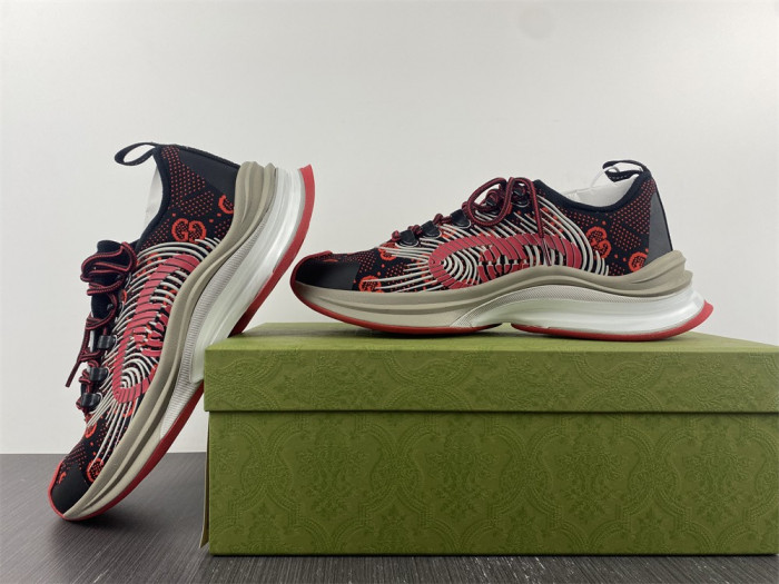 G*u*i* trainer sneaker89