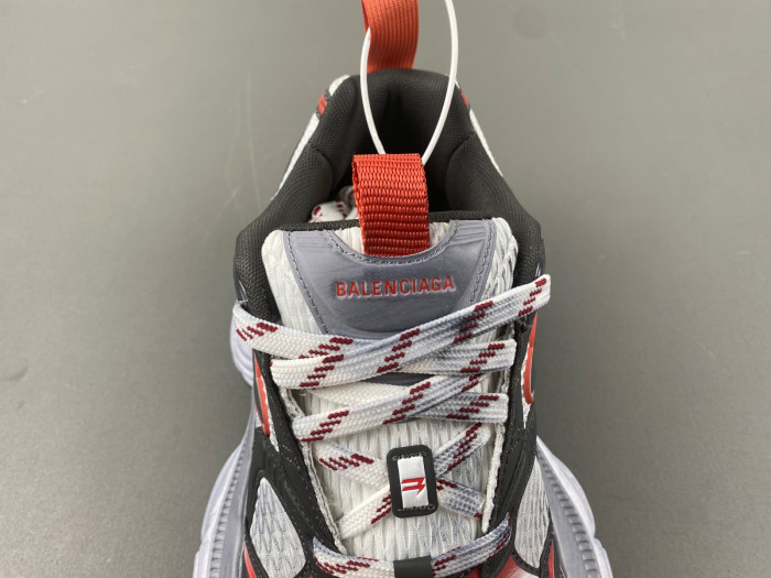 Ba*len*cia*ga sneaker