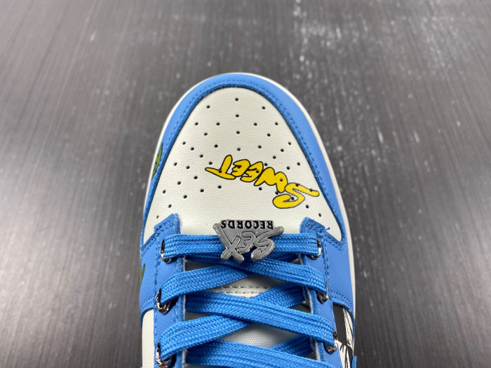 nike dunk low Ch*0me He**ts