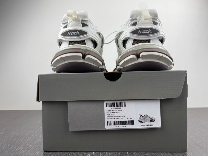 Ba*len*cia*ga track 8000063