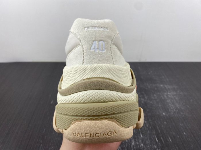 Ba*len*cia*ga triple s sneaker 80000135