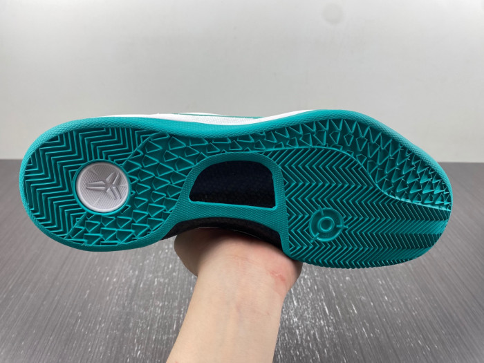 nike kobe 8 protro “radiant emerald” fq3549-101