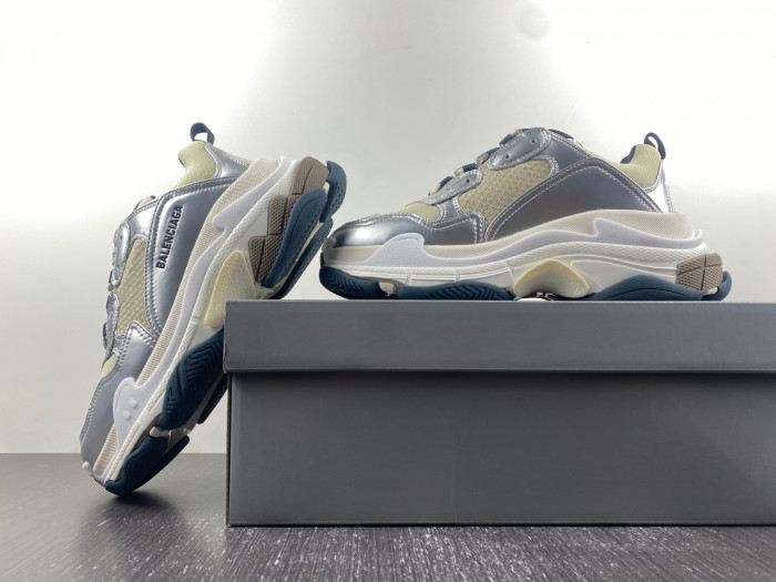 Ba*len*cia*ga triple s sneaker 80000138
