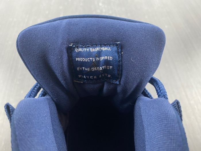 air jordan 11 velvet “midnight navy” ar0715-441