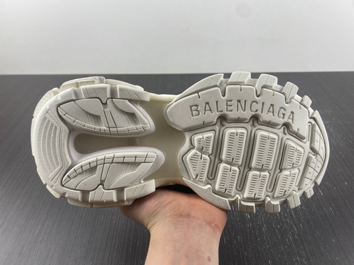 Ba*len*cia*ga track 8000067