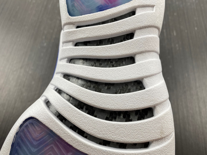 air jordan 12 “hyper royal” ao6068-004