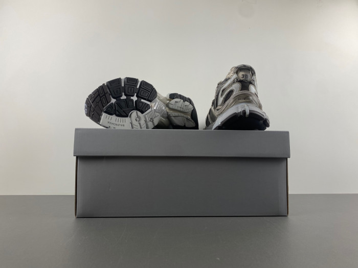 Ba*len*cia*ga runner sneaker w3rxp-2000