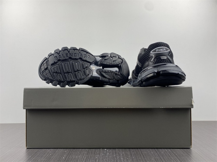 Ba*len*cia*ga track w3rf1 1090