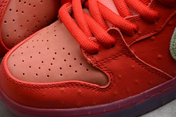 nike sb dunk high strawberry cough cw7093-600