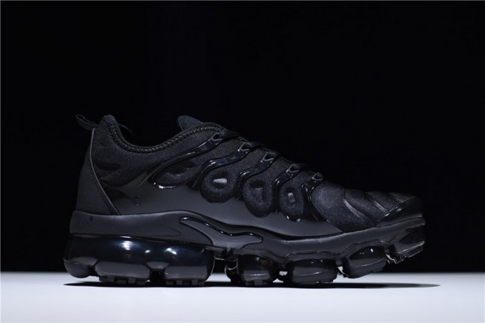 nike air vapormax plus triple black 924453-004