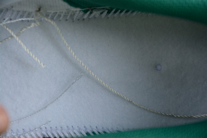 nike dunk low malachite university gold fb7173-131