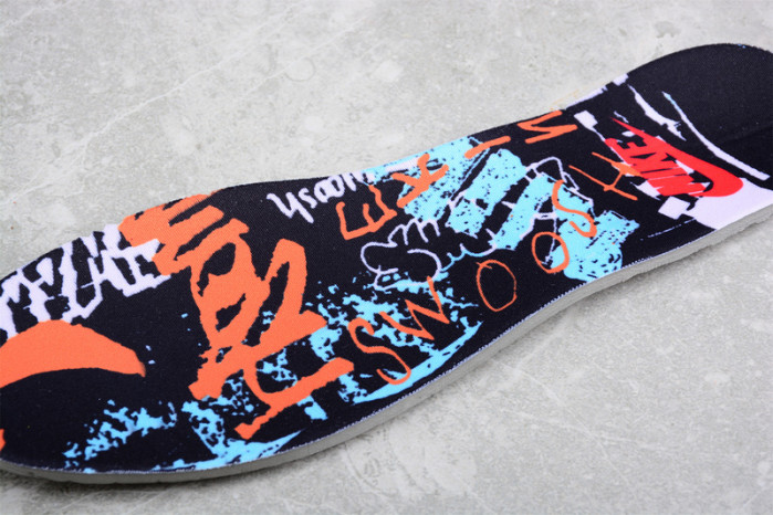 nike dunk low “graffiti