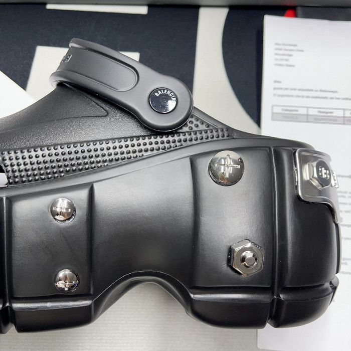 balenciag* sandal bs19