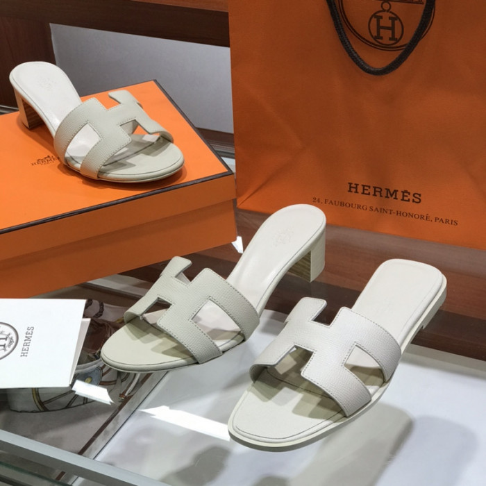 herme* sandal 52