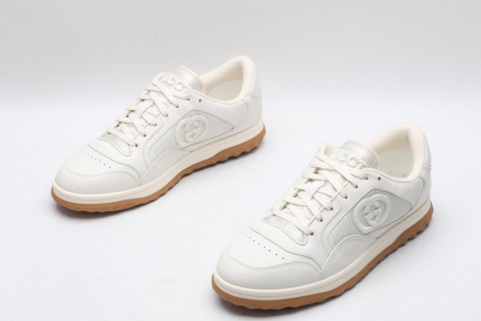 G*u*i* trainer sneaker92