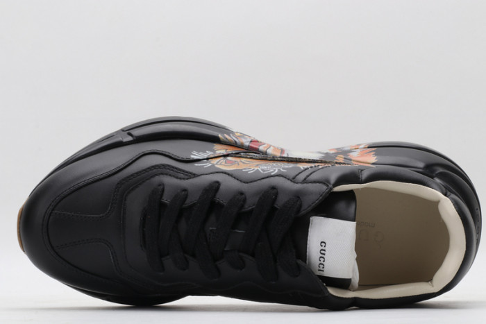 G*u*i* rhyton sneaker