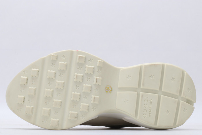 G*u*i* rhyton sneaker