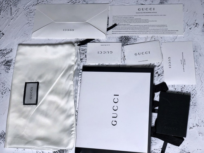 G*u*i* rhyton sneaker