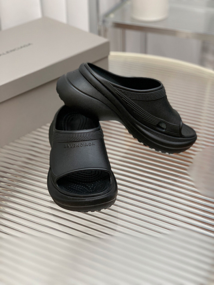 balenciag* sandal bs64