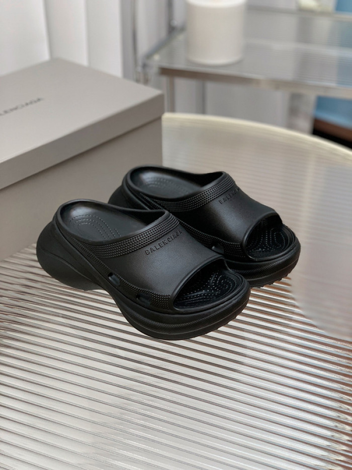 balenciag* sandal bs64