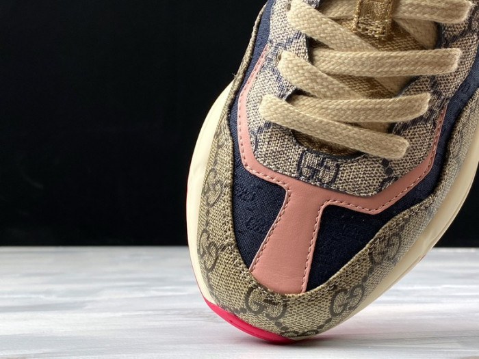 G*u*i* rhyton sneaker