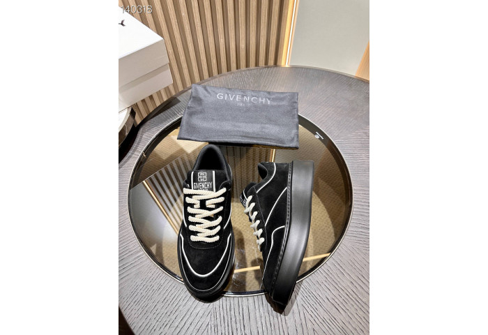 Givenchy Sneakers 660019