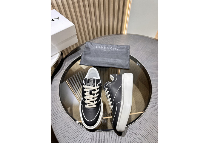 Givenchy Sneakers 660021