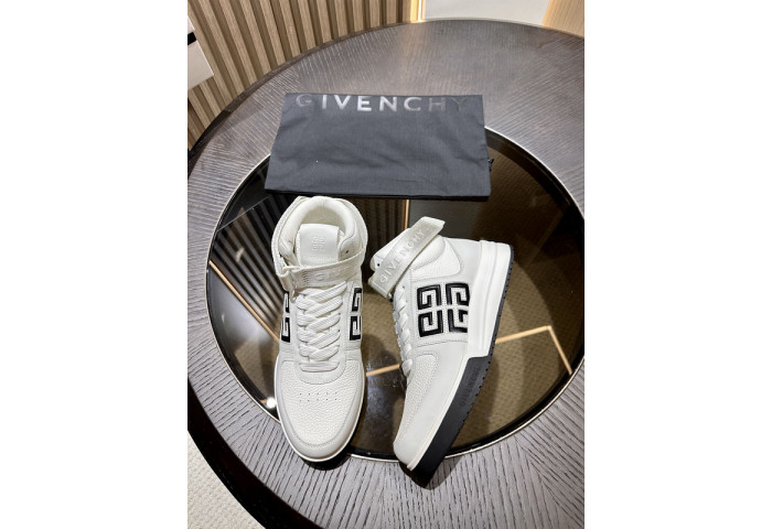 Givenchy Sneakers 660029
