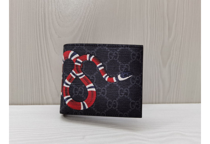 G*u*i snake black wallets