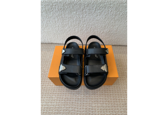 L&V sandal 210