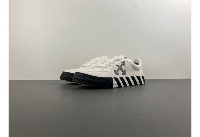 OFF-W c/o Virgil Abloh Vulc Low 2A7WTW