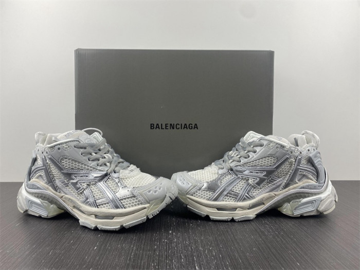 Balenciaga runner 8000018