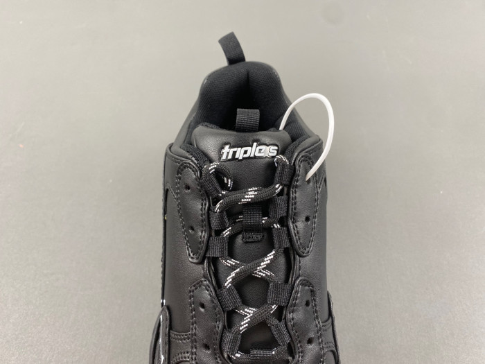 Balenciaga TRiple S sneaker