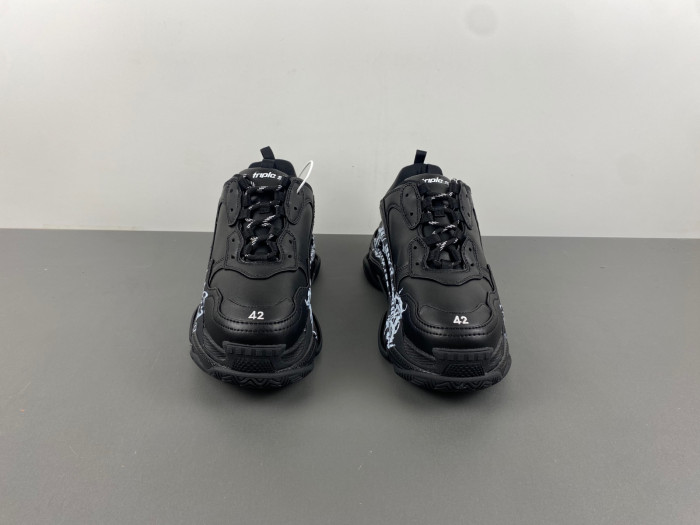 Balenciaga TRiple S sneaker