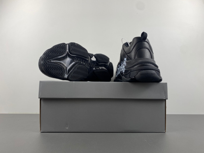 Balenciaga TRiple S sneaker
