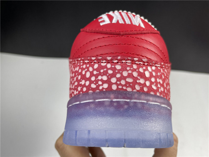 NIKE SB DUNK LOW STINGWATER MAGIC MUSHROOM DH7650-600