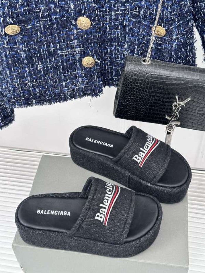 Balenciag* Sandal BS81