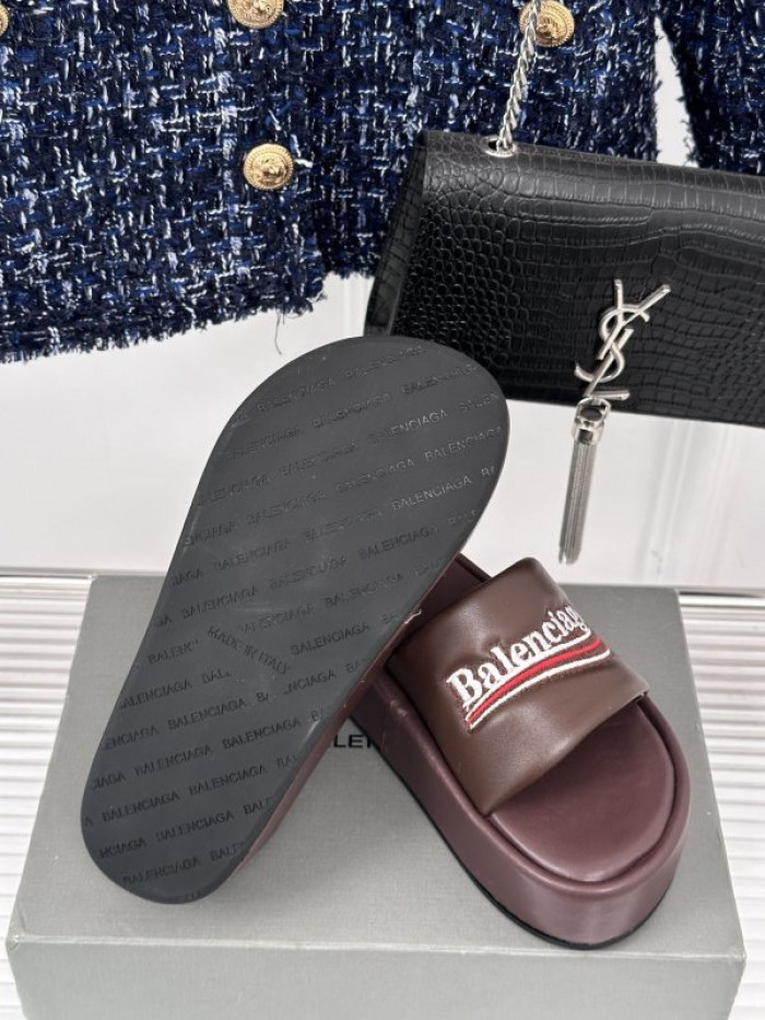 Balenciag* Sandal BS82