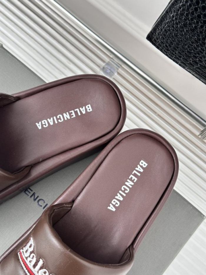 Balenciag* Sandal BS82