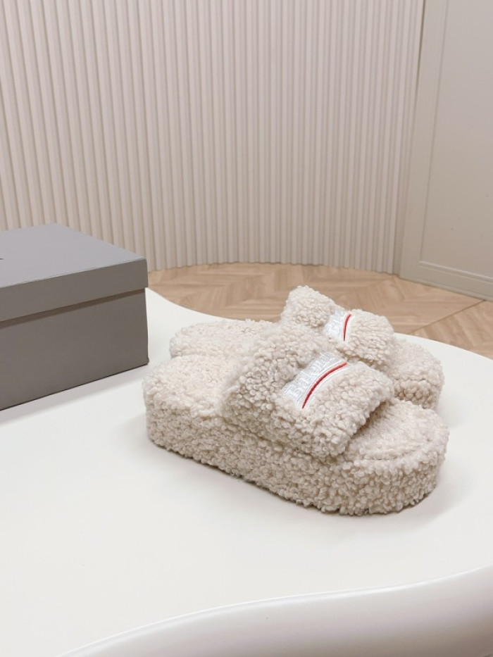 Balenciag* Sandal BS76