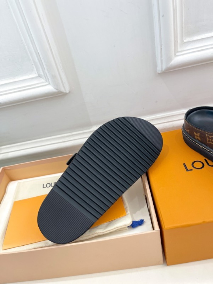 L&V sandal 242
