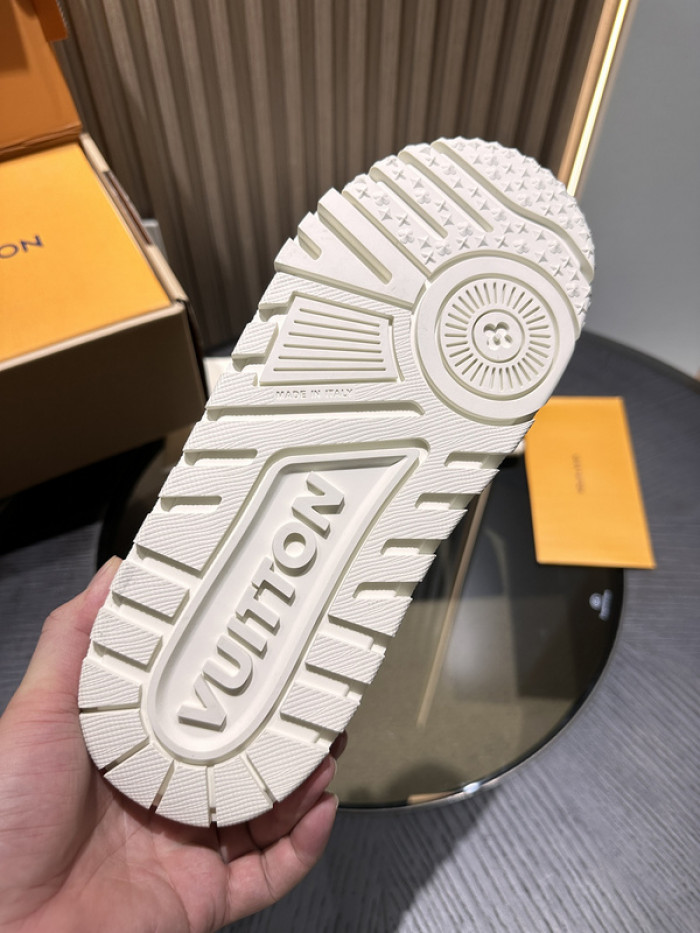 LV snekaers L0000405