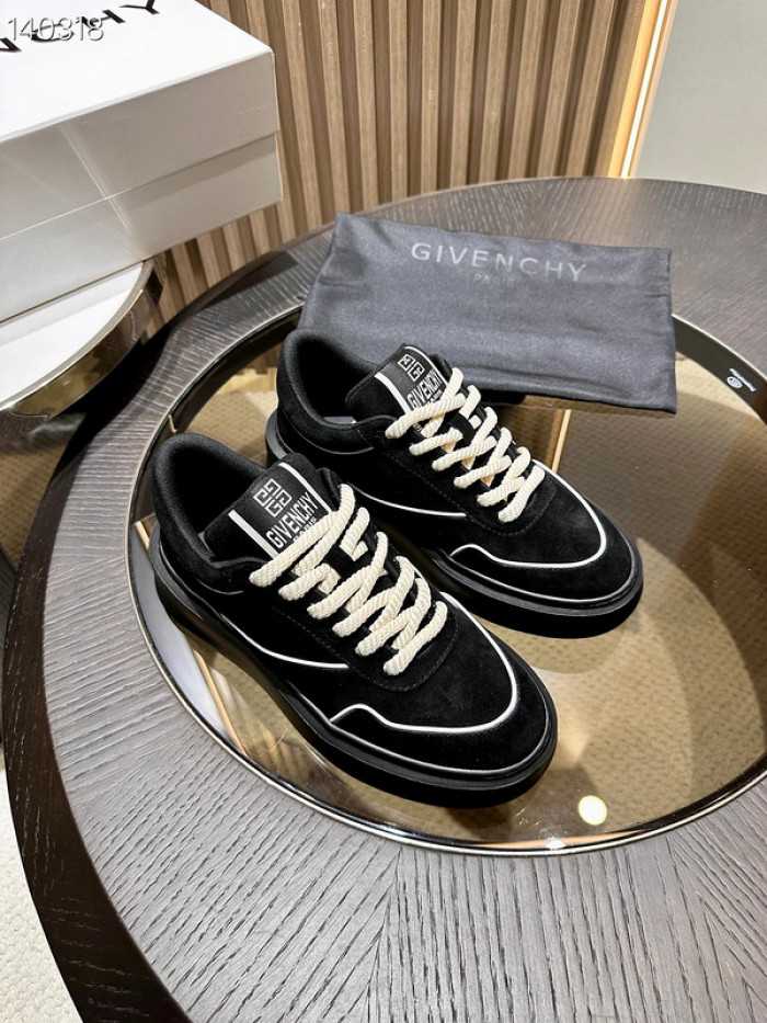 Givenchy Sneakers 660019