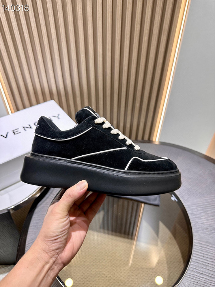 Givenchy Sneakers 660019
